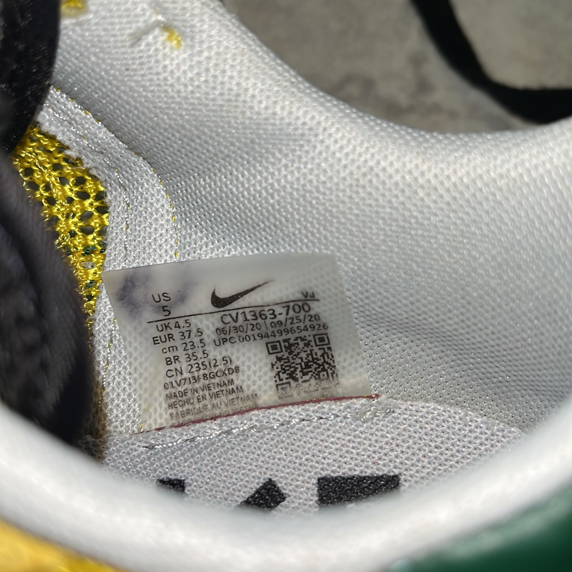 Nike Sacai x VaporWaffle 'Tour Yellow'